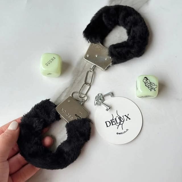 Fashionable Wristband Accessory_img_5