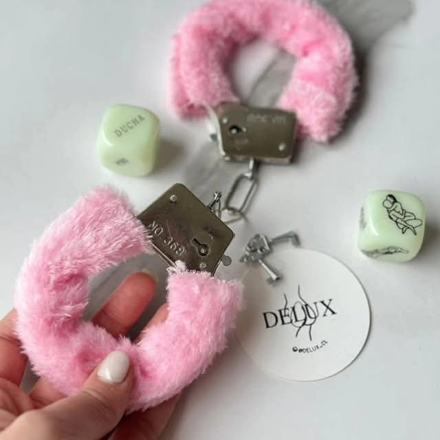 Fashionable Wristband Accessory_img_7