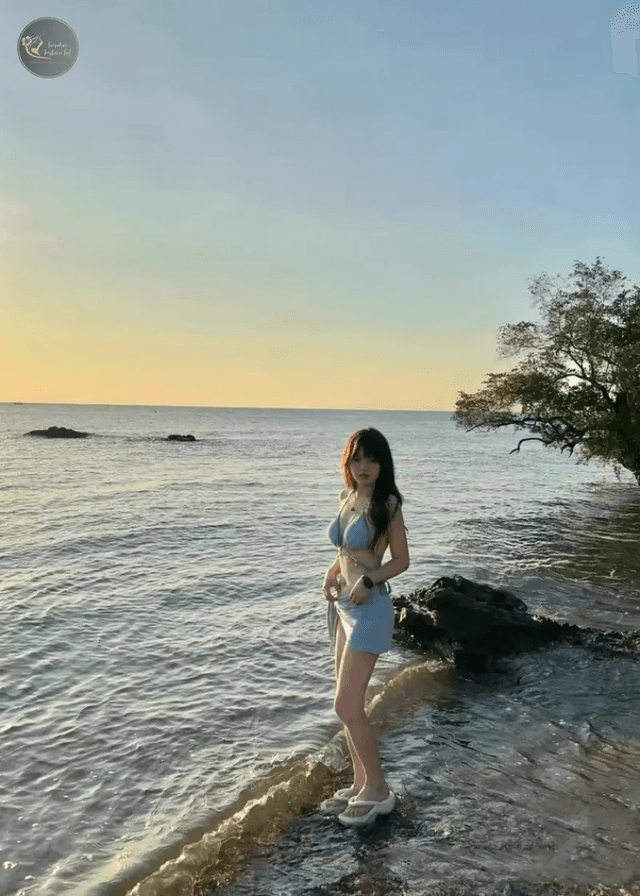 Beauty Merpeople Amazing Mermaid Sexy Triangle Bikini Set Swimwear Women Halter Bathing Beachwear with Crystal Diamond Chain_img_7